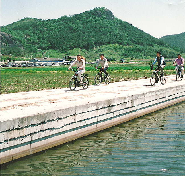 김해에 '노무현 자전거 도로' 생긴다