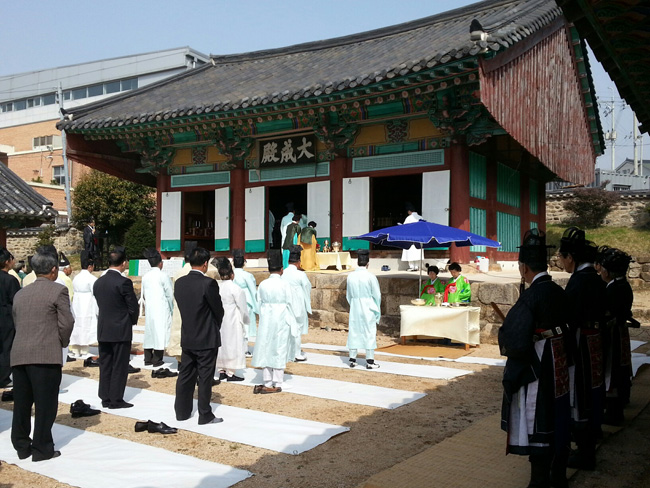 김해향교 문묘춘계석전 봉행