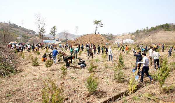 김해시, 제73회 식목일 나무심기 행사